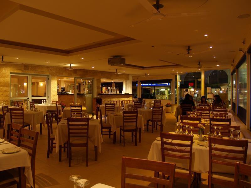 ดาฟเน่ โฮเต็ล อพาร์ตเมนต์ ไซปรัส Hotel Paphos ภายนอก รูปภาพ